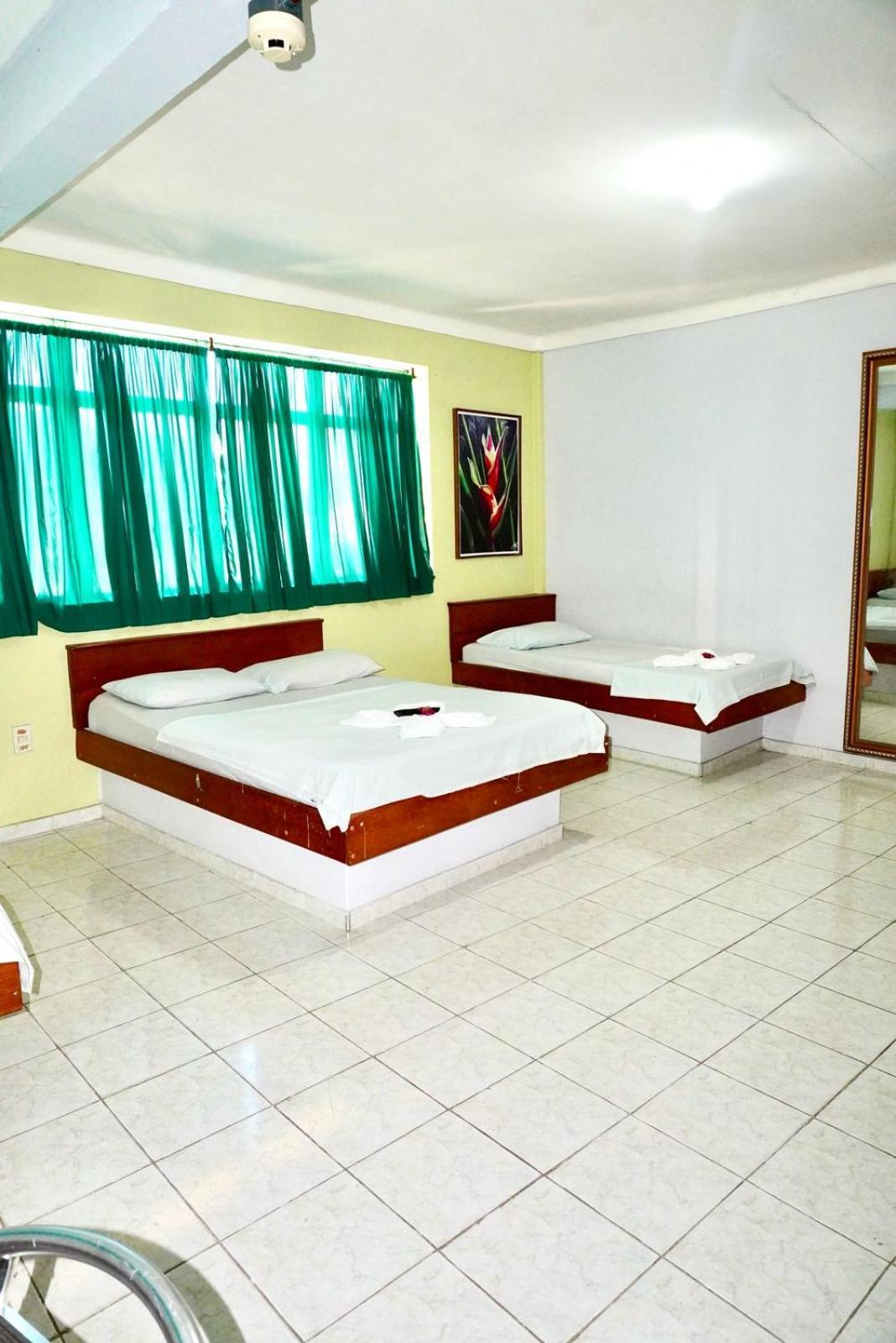 Hotel Dez De Julho 2*